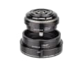Headset shells that allow the steering angle to be set either slacker or steeper have been around for a long time. More and more manufacturers are currently offering this feature, e.g. Mondraker in the Summum model.