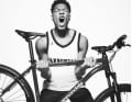 NBA Spieler Rui Hachimura mit einem Cannondale Bike.