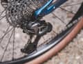 Neu: An der neuen Shimano XTR Di2 M0200 Funk-Schaltung setzen die Japaner auf ein abgerundetes Design, welches das Hängenbleiben erschweren soll.