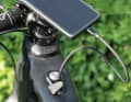 Shimano: The Japanese company itself does not offer the option of connecting external devices to bikes with EP8 & Co. However, manufacturers such as Canyon, Focus and Stevens offer charging sockets in the top tube. In the test, the Stevens bike supplied 1 ampere of charging current via the modern USB-C socket. Suitable special adapter cables for different phone models are available from online retailers.