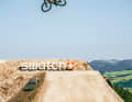 Turning biking into flying: Kade Edwards. "He's the world's craziest jumper," says Johannes Fischbach about the Englishman.