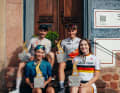 Die vier Sieger (von l. n. r.): Florenz Knauer (Gravel & Roadbike M), Luis Neff (Mountainbike M), Pia Kummer (Gravel & Roadbike W) und Marion Fromberger (Mountainbike W)