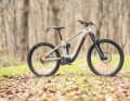 Even at first glance, the Simplon Rapcon EPinion Expert is a special e-bike. You will look in vain for a chain and rear derailleur.