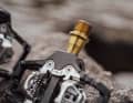 The titanium axle saves 50 grams compared to its steel counterpart. This puts the Vertic X Ti at a light 354 grams.