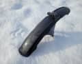 The Mudrocker Front from SKS costs 30 euros and can be screwed onto most common suspension forks thanks to the universal adapter plate.