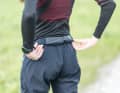 Eine Gummierung hält die Hose in Position