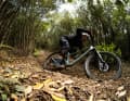 Die Leichtigkeit des Seins: Das Scott Spark DC 2027 will ein Down-Country-Bike mit leichtfüßigem handling und effizientem Fahrverhalten sein.