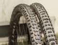 Eliminator links, Butcher rechts: BIKE-Testredakteur Max Fuchs hat das Set Butcher/Eliminator mit T9-Mischung und Grid-Trail-Karkasse am Vorderrad und T7/T9-Mischung gepaart mit der Grid-Trail-Karkasse am Hinterrad ausführlich getestet.