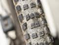 As with the Butcher, Specialized has not only inflated the tread blocks, but also given the lugs on the tread sharper edges. This should provide more traction, especially when climbing and braking.