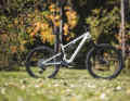 At 18.2 kilos, the Specialized Levo SL Expert is one of the lightest E-MTBs in its suspension travel class.