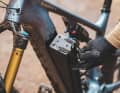 The large 840 Wh battery can be quickly removed from the side.