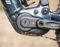Üppige Maße, vergleichsweise schwer – und trotzdem nicht annähernd so stark. Seitdem der schlanke, leichte und überaus starke Avinox-M2S-Motor den Markt flutet, wirkt der 3.1-Motor von Specialized etwas aus der Zeit gefallen.

Dennoch können wir es nicht stark genug betonen: Ein Top-Motor macht noch kein gutes E-Bike. Das Bike selbst entscheidet über Fahrspaß – oder nicht.