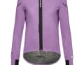 Pour les femmes, Gorewear a conçu la Spinshift dans les couleurs lilas, rouge et vert.