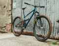For enthusiasts, for tinkering, condition new... The new single-speed steel fully from Starling is called "Beady Little Eye" and is very special.