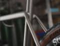 The Sturdy Cilla gravel bike is designed to be very comfortable thanks to its slim shape and titanium frame.