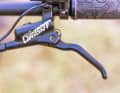 Tektros Orion brakes with four pistons have a long two-finger lever and took a long time to engage. However, the stoppers then worked properly.