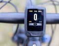 Das zentrale Display bietet viele Infos. Auf Wunsch kann man sich sogar die aktuelle Tret- und Motorleistung anzeigen lassen.
