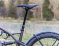 The retractable seatpost from TranzX offers a full 200 millimetres of adjustment travel in frame sizes L and XL. A comfort plus in everyday life and off-road.