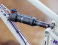 With 120 millimetres of suspension travel, the rear suspension travel on the Sycip Double Dribble is rather limited.