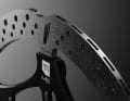 The brake disc’s friction ring consists of three parts and can be replaced individually as it wears. It is designed to ensure maximum stability without any loss of contact pressure. Photo: Hope