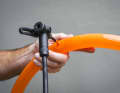 Does your TPU hose have a hole? Here's how to get it tight again. Only pump the hose slightly to find the hole (0.3 to 0.5 bar), otherwise it will get a dent