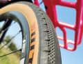 Bald heads for the city: The WTB tyres roll very easily on the smooth centre, but have good grip when cornering.