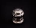 The 1-1/8 headset is suitable for classic steel and aluminium frames. Modern frames have larger bearing shells.