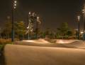 Einige der neuen Pump Tracks sind nachts beleuchtet. So kann man auch nach Sonnenuntergang und bei niedrigeren Temperaturen Spaß auf den Tracks haben