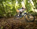 Das Transition Spur V2 vereint im Test sportliche Touren-Eignung mit Downhill-Souveränität. So geht Downcountry!
