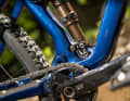 A flip chip on the Transition Spur V2 allows the steering angle to be adjusted by 0.5 degrees and the bottom bracket height to be adjusted by seven millimetres.
