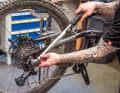 Then tighten the rear derailleur to 35 Nm, followed by the thru axle.