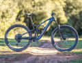 The Trek Fuel EXe 9.8 XT (18.6 kg, 9999 euros) is visually unobtrusive, but has a lot going on under the tyres.