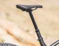 The telescopic seatpost from Bontrager's own brand offers 170 millimetres of travel.