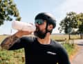 Les bouteilles sont disponibles en deux contenances : 590 ou 800 ml.