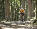 Suddenly there's a trail: when planning a tour through unknown terrain, the gravel sometimes runs out. Wide tyres and suspension elements are then also useful on gravel bikes.