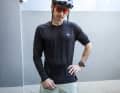 Merino mix - keeps you warm, doesn't stink so quickly and is very comfortable to wear. A must for the transitional period, says the author.