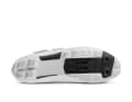 Good to know: even when you’re not on the bike, you don’t have to tread like you’re walking on eggshells with the new Vento Aeroweave. Despite weighing just 530 grams (size 42), the new Fizik has a distinct tread pattern.