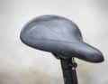 Minimalistische Sitzbank: Der extraleichte Sattel von VPace ist erstaunlich komfortabel.