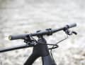 On the cockpit, the VPace hardtail with its long, flat steering centre is a classic racer. The carbon handlebar is an in-house part from VPace.