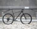Black, sleek, fast: the minimalist VPace C4M is a fascinating hardtail MTB that’s sure to get you hooked.