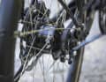 Die Rohloff Nabe im Heck in dezentem Schwar bietet 14 fein abgestufte Gänge bei über 500 Prozent Bandbreite.