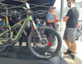 Gab's am Cube-Stand zum Ausprobieren: Das neue Top-E-Bike der Waldsassener, das Stereo Hybrid 155.