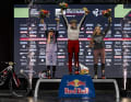 Auf die spektakulären Race-Runs von Harriet Harnden (Mitte) müssen wir 2025 ebenfalls verzichten. Warum? Sie ist zum Downhill gewechselt.