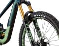 Top for shuttle rides: The down tube of the Rocky Mountain Altitude 2024 is comprehensively protected by generous protectors.