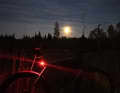 Canyon Grizl mit Eclips-System unterm Super-Mond: Selbst in hellen Nächten ist eine leistungsstarke Lichtanlage am Penler-Fahrrad unverzichtbar.