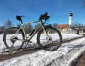 L'hiver, et alors ? Le vélo de gravel en carbone de Canyon ne laisse guère d'excuses pour les sorties d'entraînement, même pendant la saison froide.