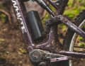 Mit dem 250-Wattstunden-Range-Extender auf dem Unterrohr muss sich das Whyte ELyte Evo RS auch auf langen Touren nicht vor klassischen Power-Bikes verstecken. Und das Beste: Der Reichweiten-Boost ist inklusive und muss nicht separat geordert werden.
