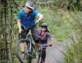 Marc and Tina on the course for small flying shows: In the Willingen bike park, you can really let off steam on twelve kilometres of trails. And meet up with friends afterwards in the K1 hut. | Andreas Kern