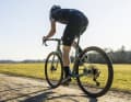 12-speed or 2x cranks? Rider profile and area of use decide. If you do most of your kilometres on asphalt and gravel, you will be pleased with the fine gear steps of the 2x drivetrains.