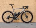 ...ou Silverback sont disponibles. Le modèle de base avec Ultegra Di2 coûte 5499 euros, la version haut de gamme avec Red AXS est proposée par Bocholt pour 7.999 euros.